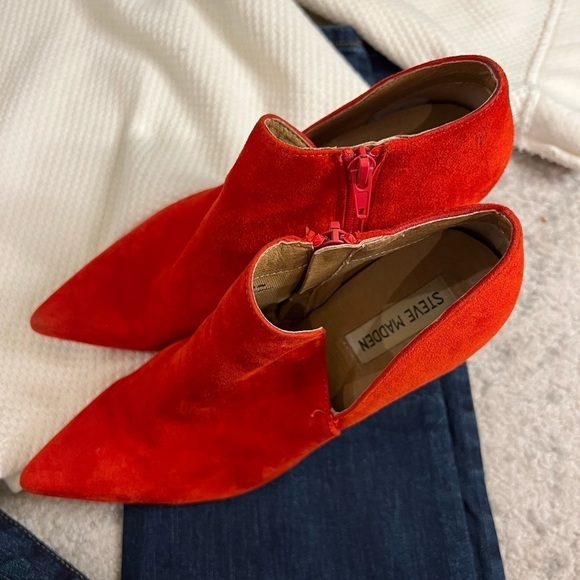 Steve Madden red suede heel booties Sz 8.5 - Picture 4 of 8